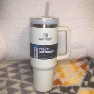 Stanley 1913 Travel Quencher in cream